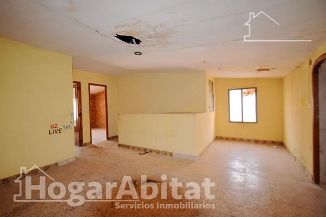 11 bedroom Townhouse for sale in Moncada with garage - € 450,000 (Ref: 9720029)