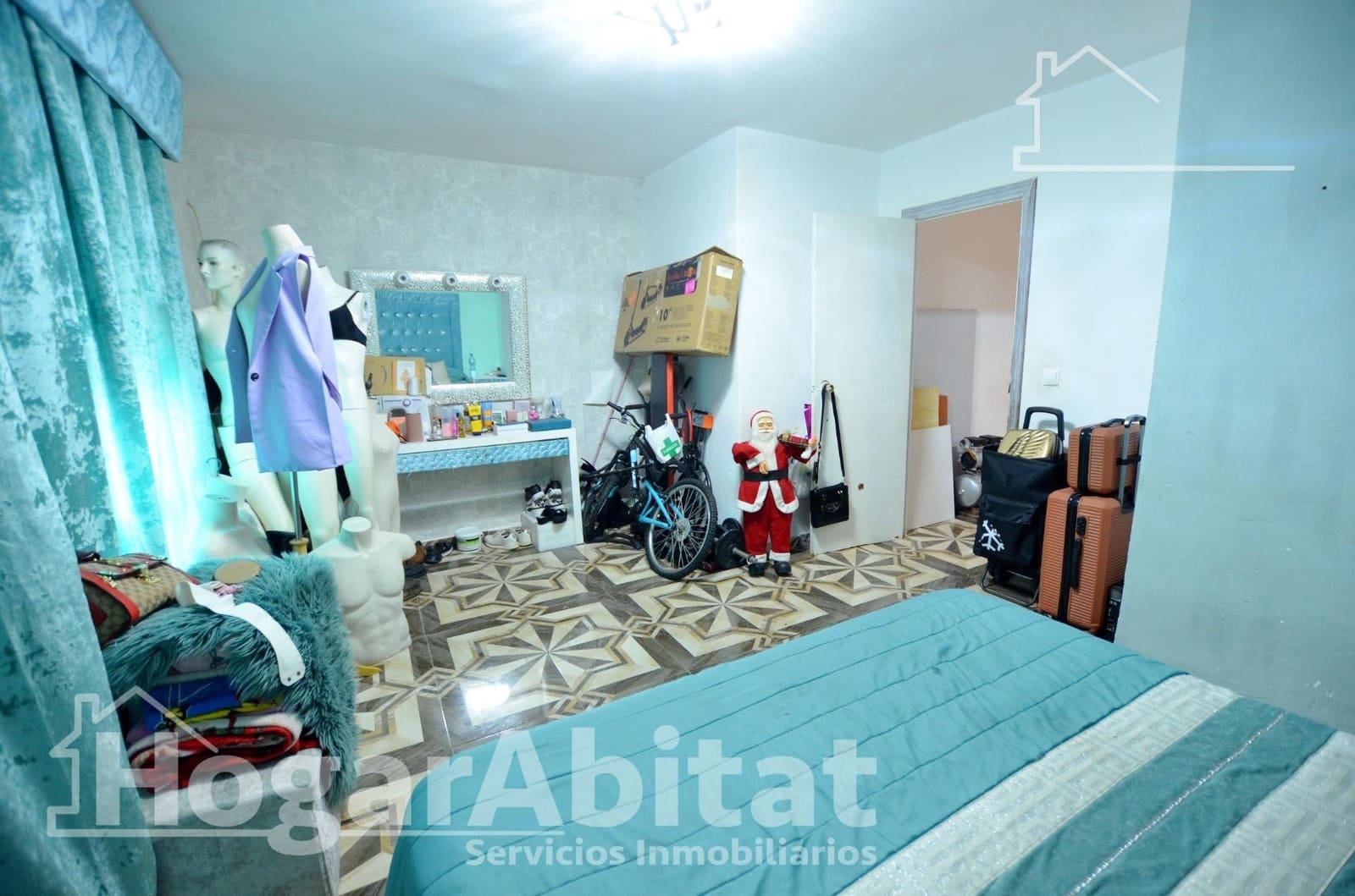 3 bedroom Flat for sale in Alicante / Alacant city with garage - € 125,000 (Ref: 9726676)