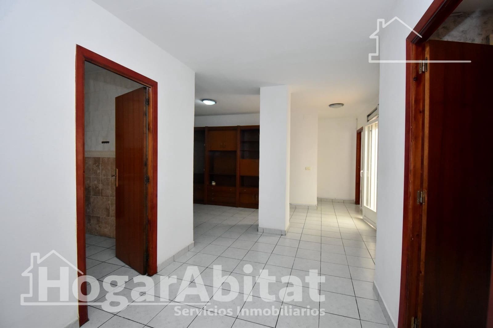 3 bedroom Flat for sale in Castello de la Plana - € 84,000 (Ref: 9726681)