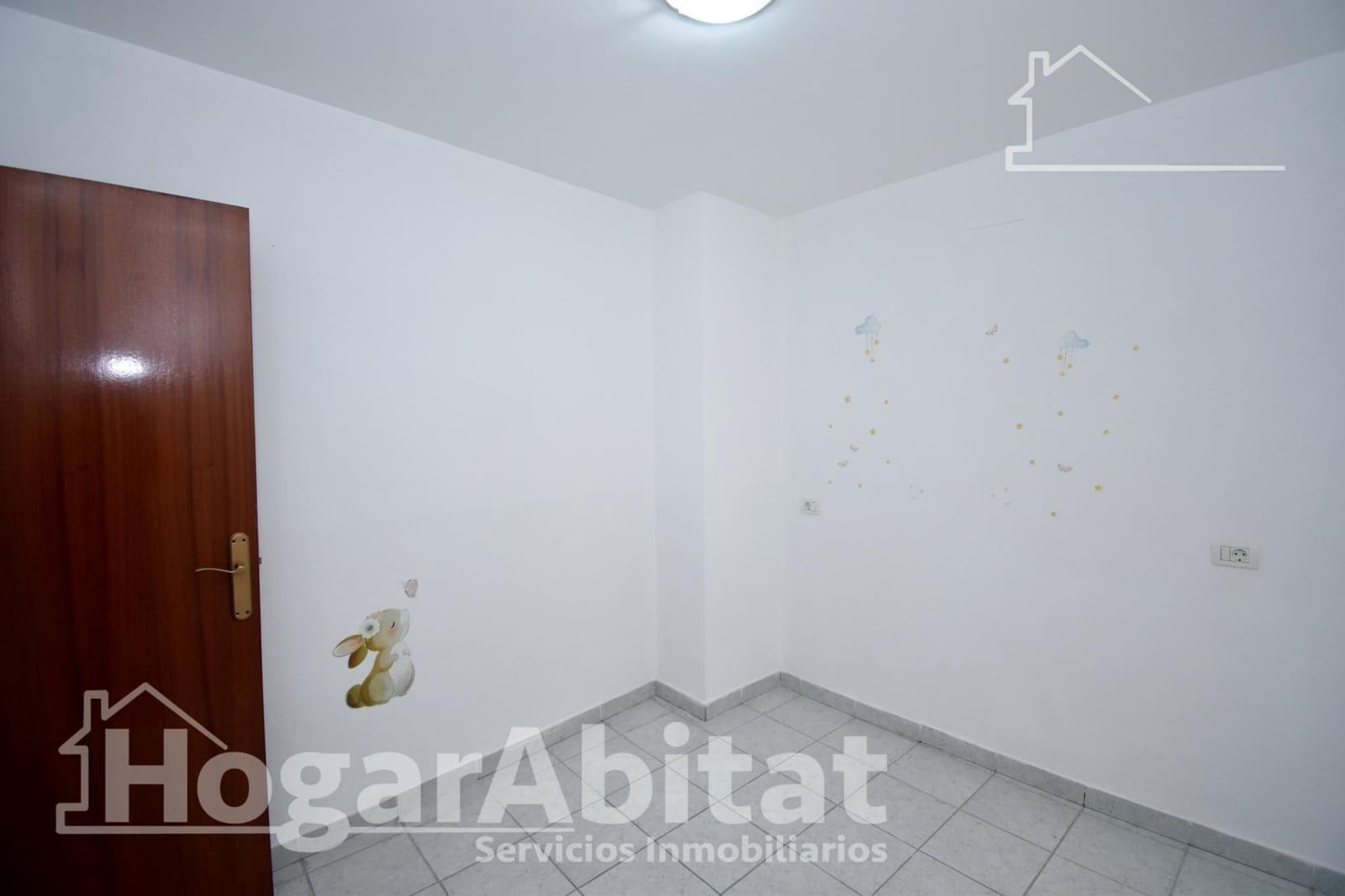 3 bedroom Flat for sale in Castello de la Plana - € 84,000 (Ref: 9726681)