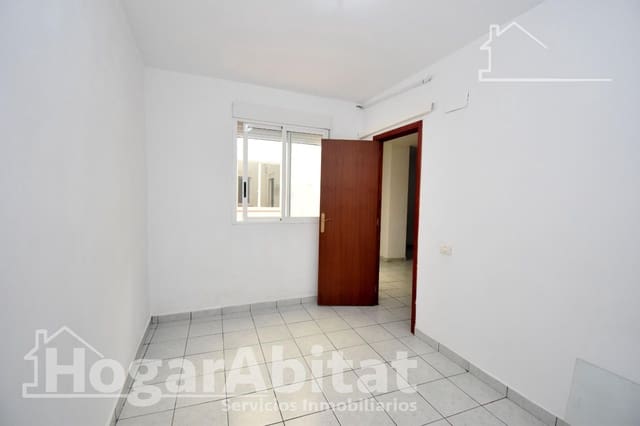 3 slaapkamer Flat te koop in Castelló de la Plana - € 84.000 (Ref: 9726681)