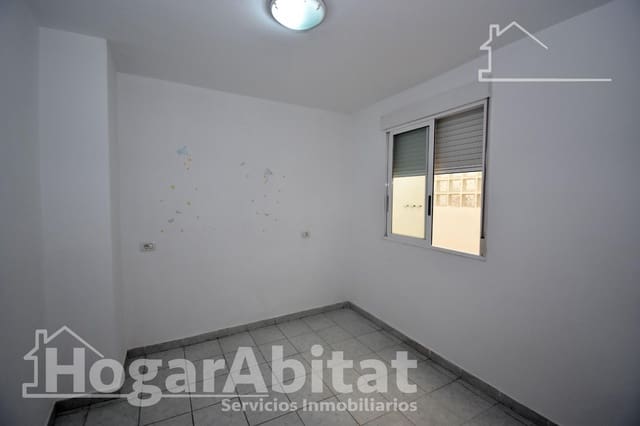 3 slaapkamer Flat te koop in Castelló de la Plana - € 84.000 (Ref: 9726681)