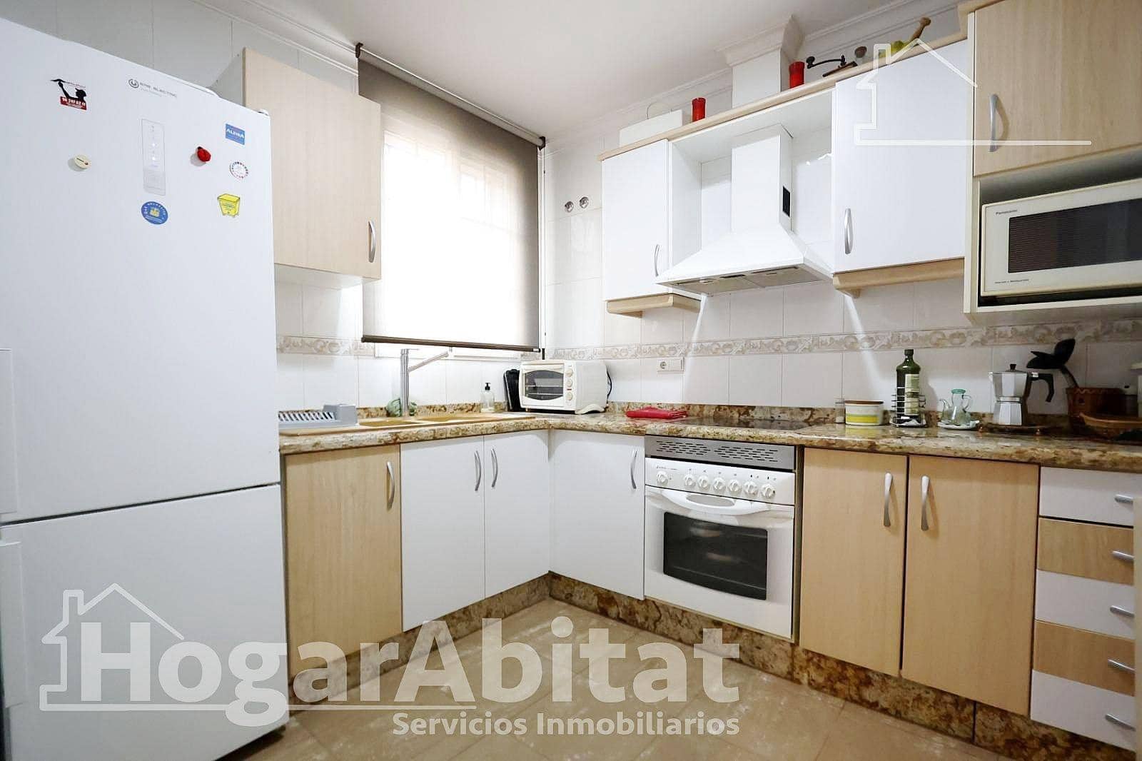 3 slaapkamer Rijtjeshuis te koop in Alzira met garage - € 184.000 (Ref: 9726682)