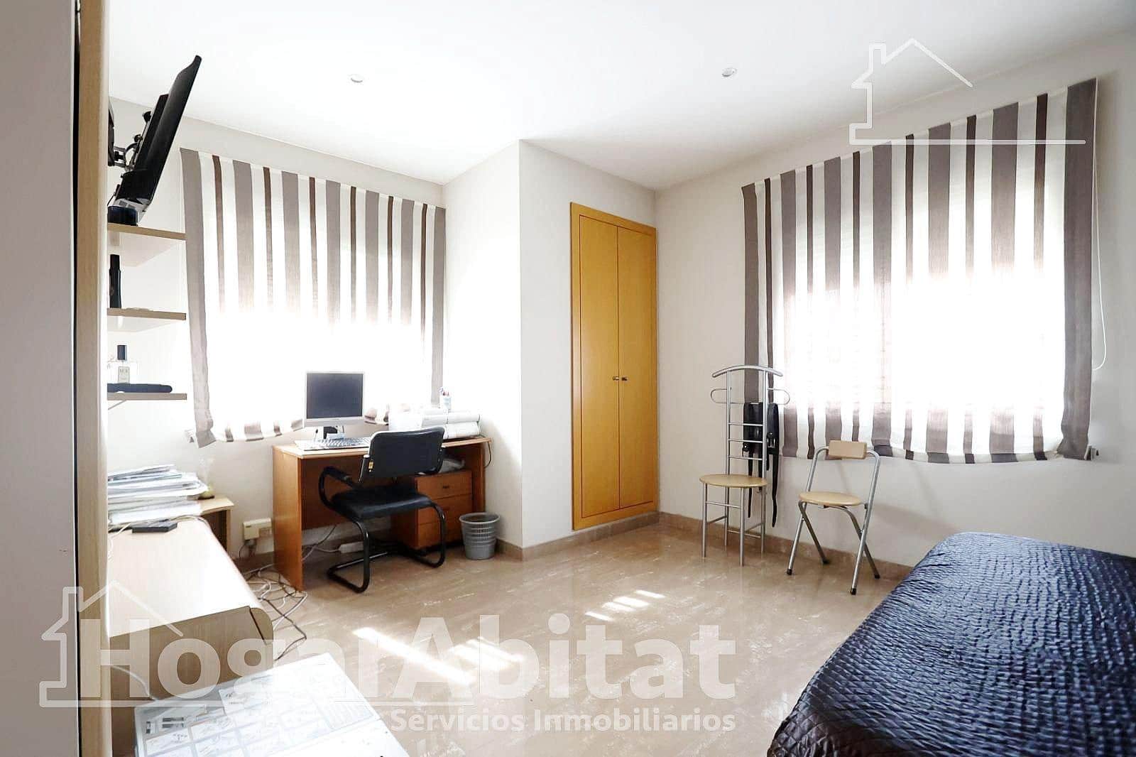 3 slaapkamer Rijtjeshuis te koop in Alzira met garage - € 184.000 (Ref: 9726682)