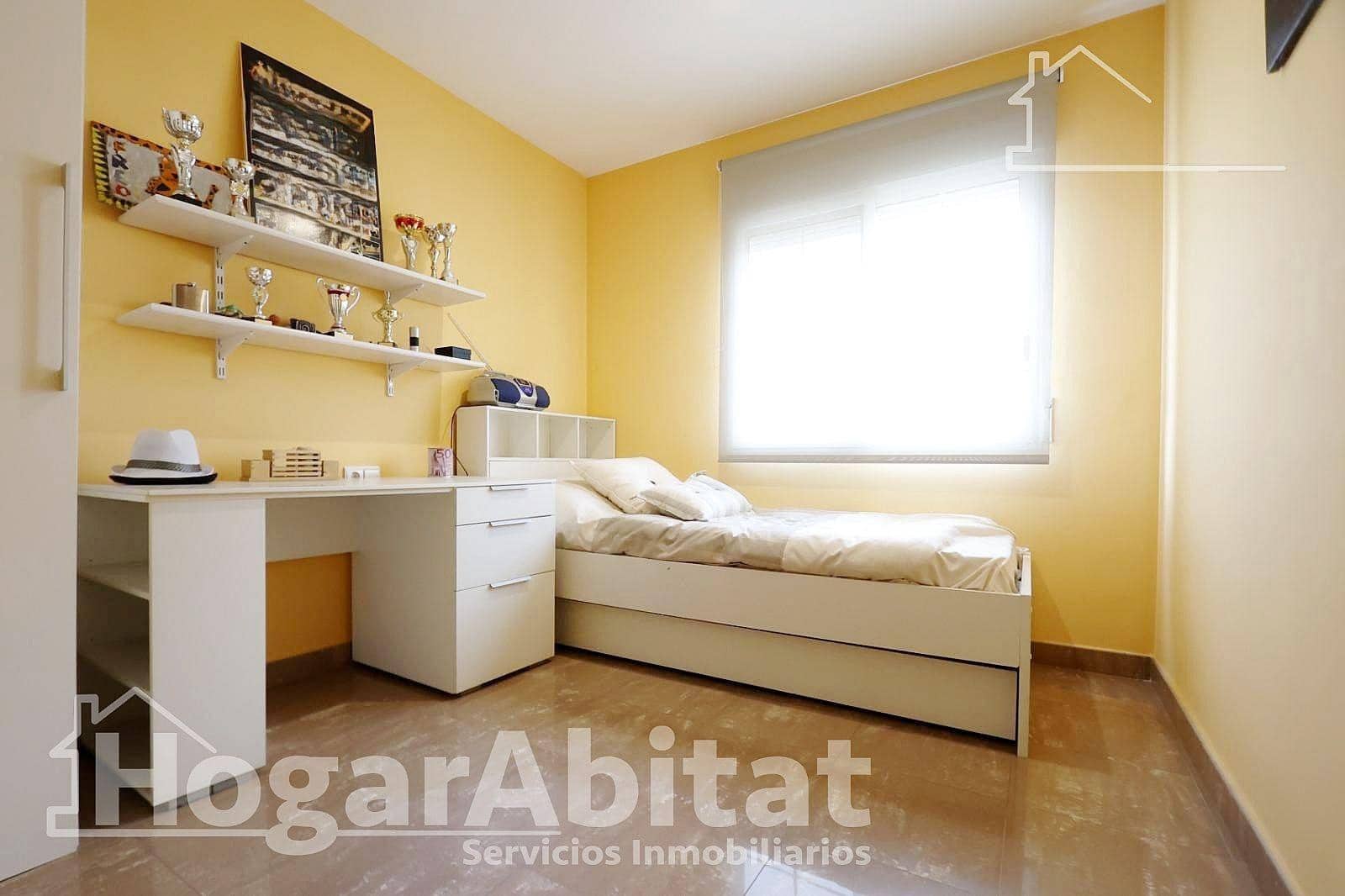 3 slaapkamer Rijtjeshuis te koop in Alzira met garage - € 184.000 (Ref: 9726682)