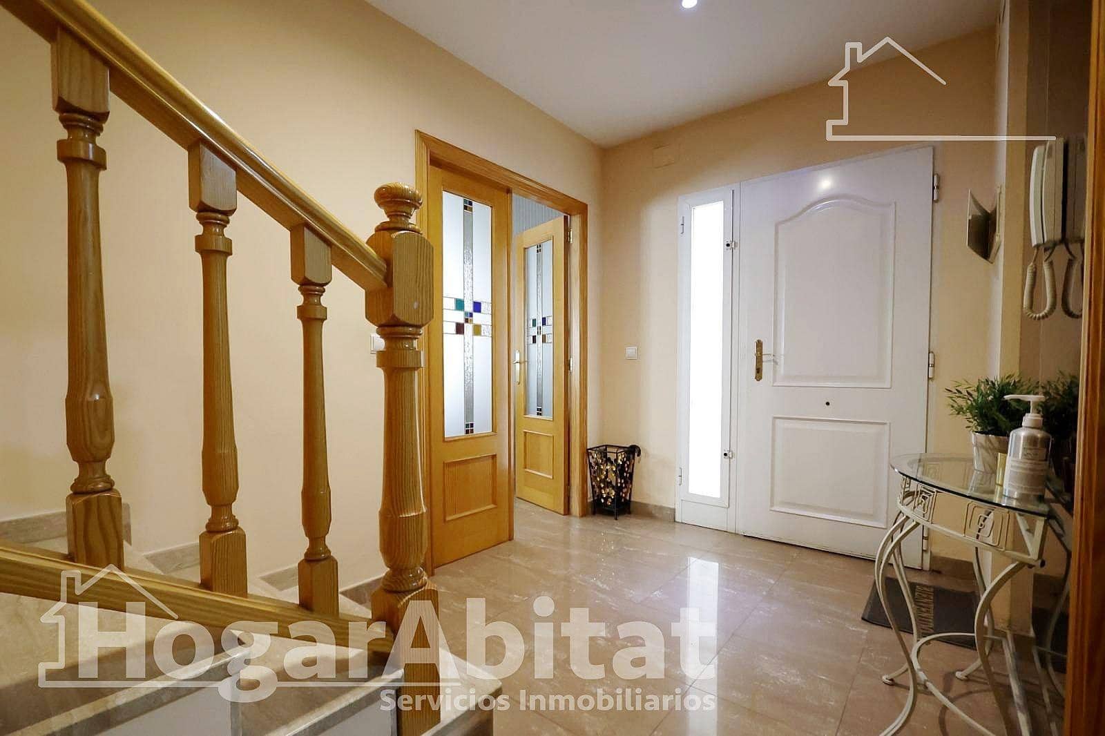 3 slaapkamer Rijtjeshuis te koop in Alzira met garage - € 184.000 (Ref: 9726682)