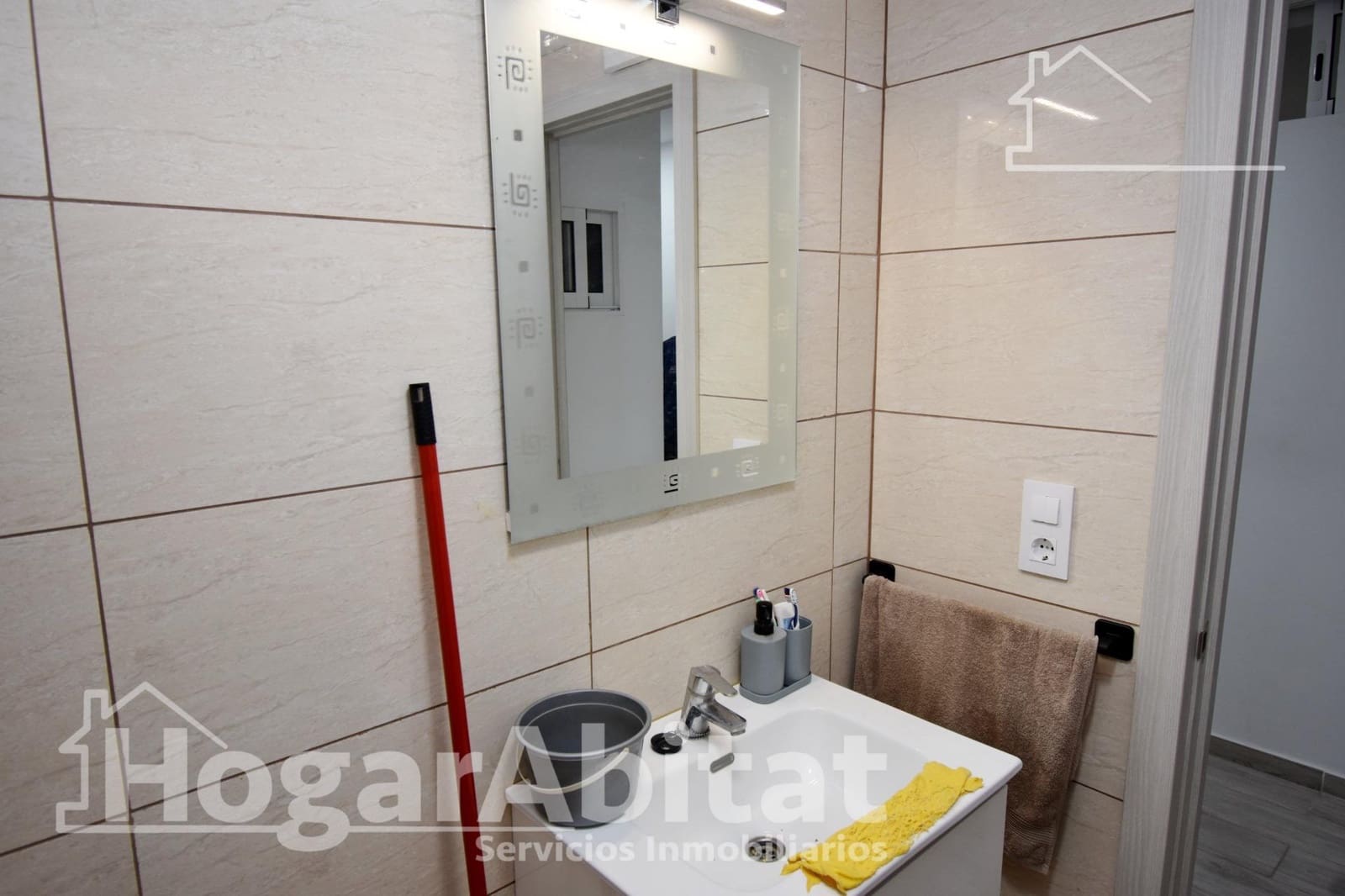 3 bedroom Flat for sale in Alzira - € 160,000 (Ref: 9726683)