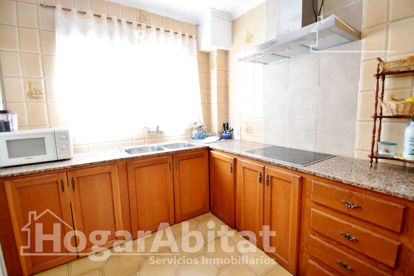 3 bedroom Terraced Villa for sale in Cheste with garage - € 300,000 (Ref: 9726690)