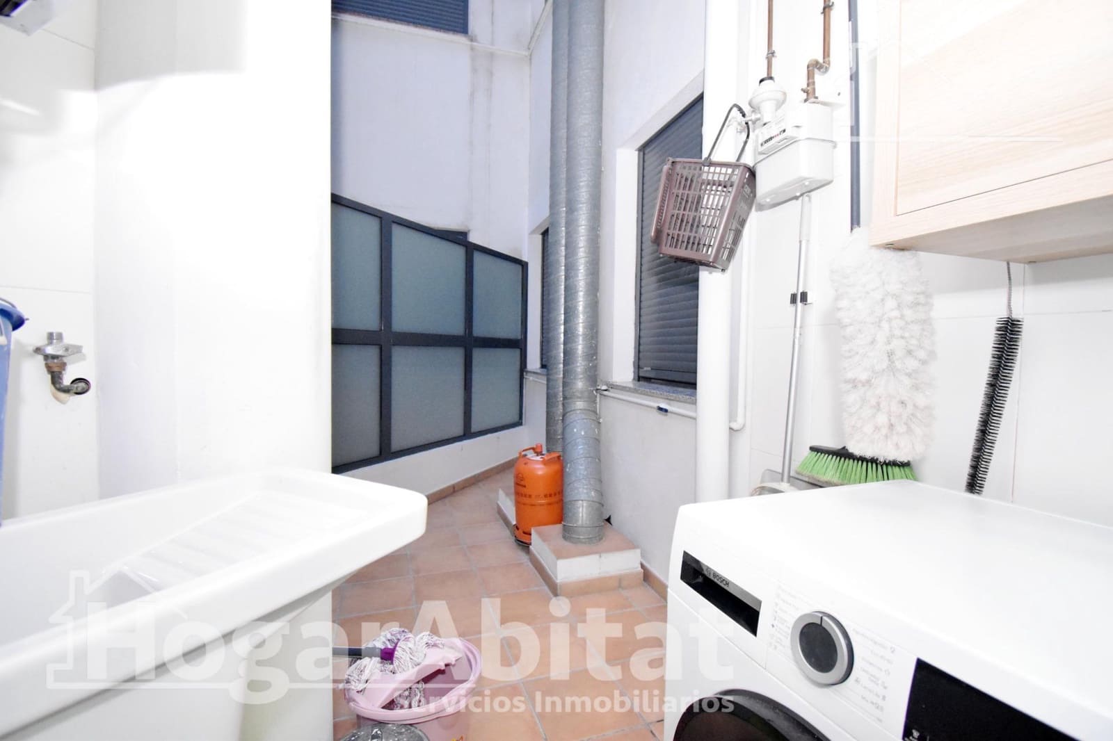 4 bedroom Flat for sale in La Vall d'Uixo with garage - € 196,999 (Ref: 9726698)