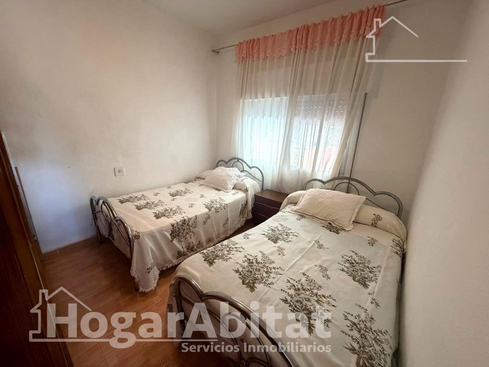 3 bedroom Villa for sale in Torrent with pool garage - € 230,000 (Ref: 9726701)