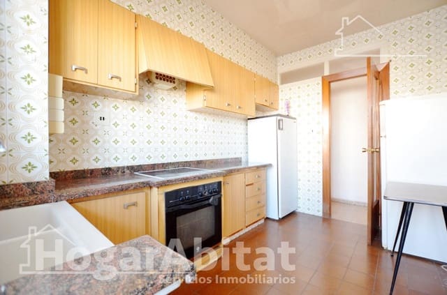 4 bedroom Flat for sale in Gandia - € 190,000 (Ref: 9732181)