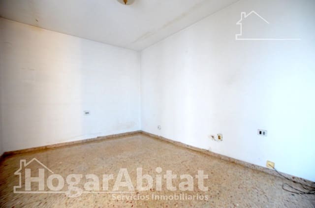 4 bedroom Flat for sale in Gandia - € 190,000 (Ref: 9732181)