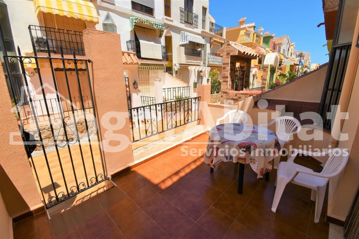 3 slaapkamer Rijtjeshuis te koop in Oropesa  met garage - € 175.000 (Ref: 9732185)