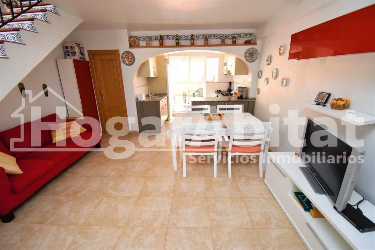 3 slaapkamer Rijtjeshuis te koop in Oropesa  met garage - € 175.000 (Ref: 9732185)