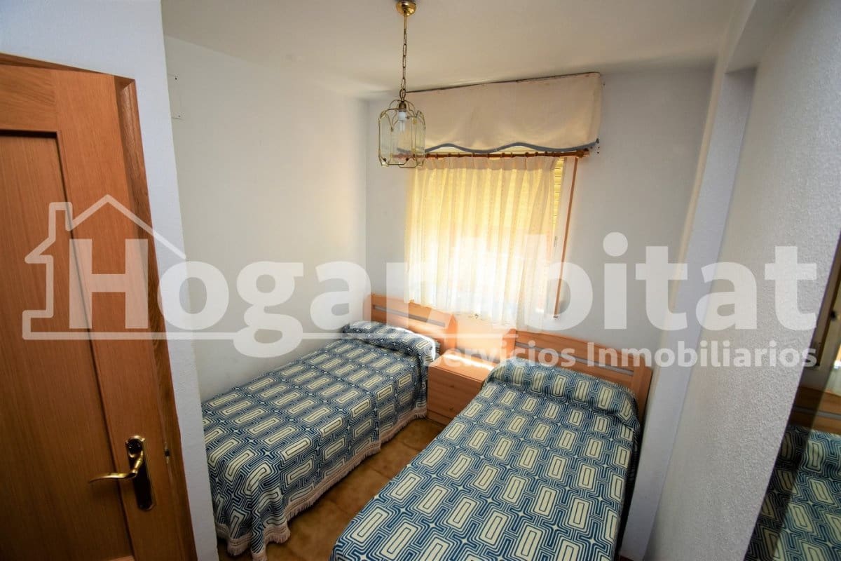 3 slaapkamer Rijtjeshuis te koop in Oropesa  met garage - € 175.000 (Ref: 9732185)