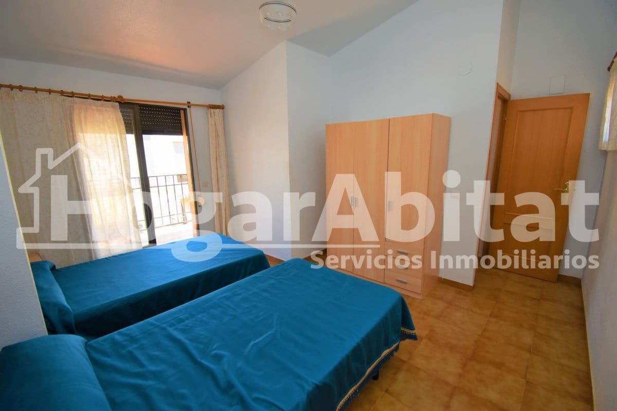 3 slaapkamer Rijtjeshuis te koop in Oropesa  met garage - € 175.000 (Ref: 9732185)