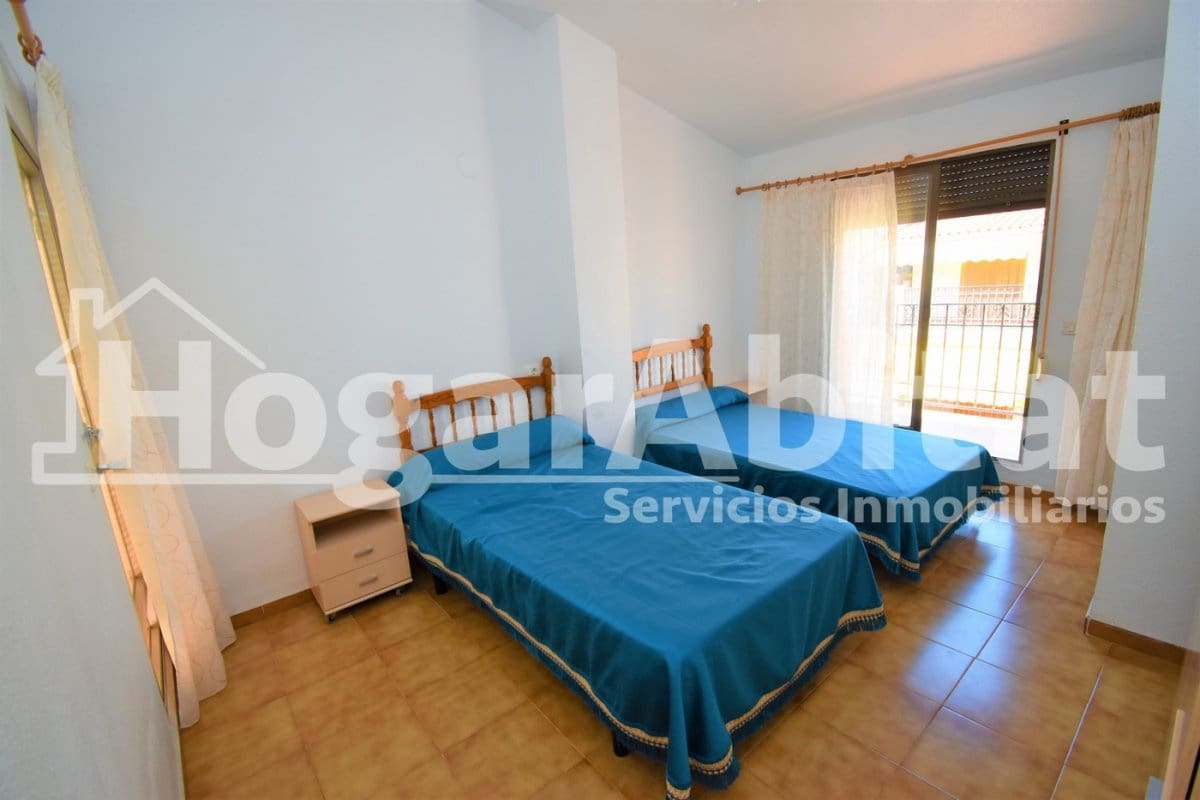 3 slaapkamer Rijtjeshuis te koop in Oropesa  met garage - € 175.000 (Ref: 9732185)