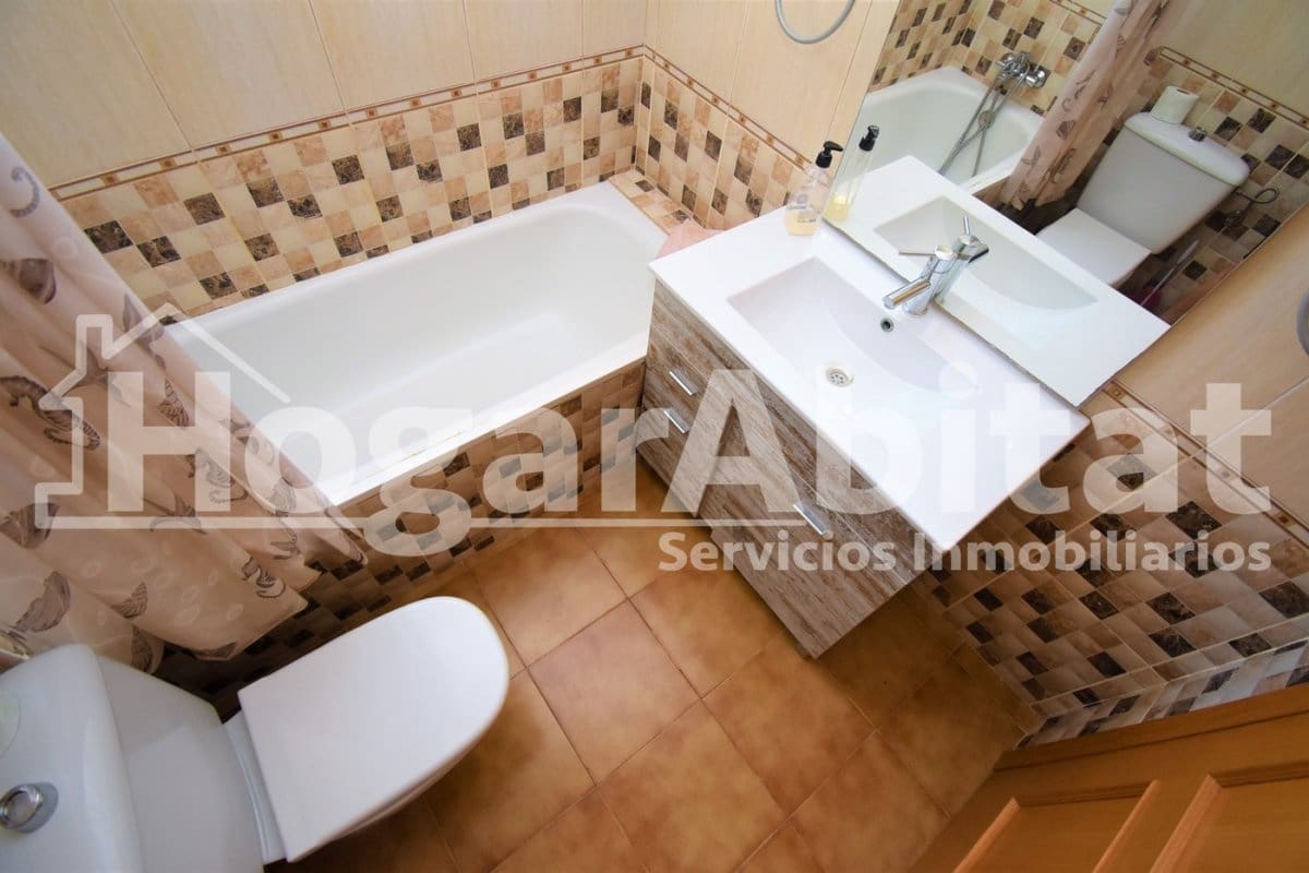 3 slaapkamer Rijtjeshuis te koop in Oropesa  met garage - € 175.000 (Ref: 9732185)