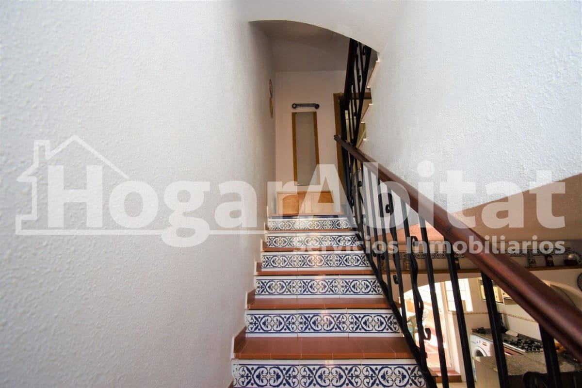 3 slaapkamer Rijtjeshuis te koop in Oropesa  met garage - € 175.000 (Ref: 9732185)