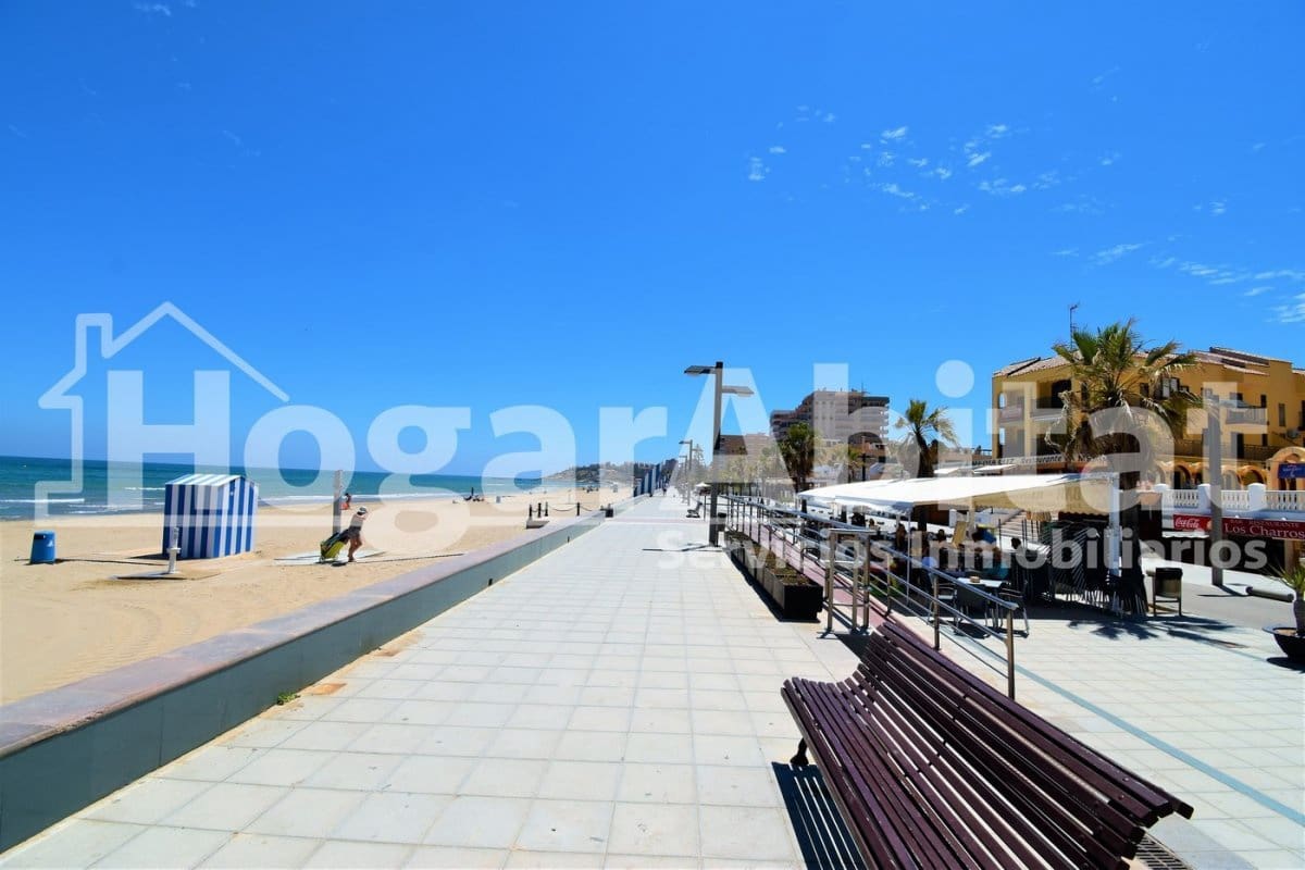 3 slaapkamer Rijtjeshuis te koop in Oropesa  met garage - € 175.000 (Ref: 9732185)