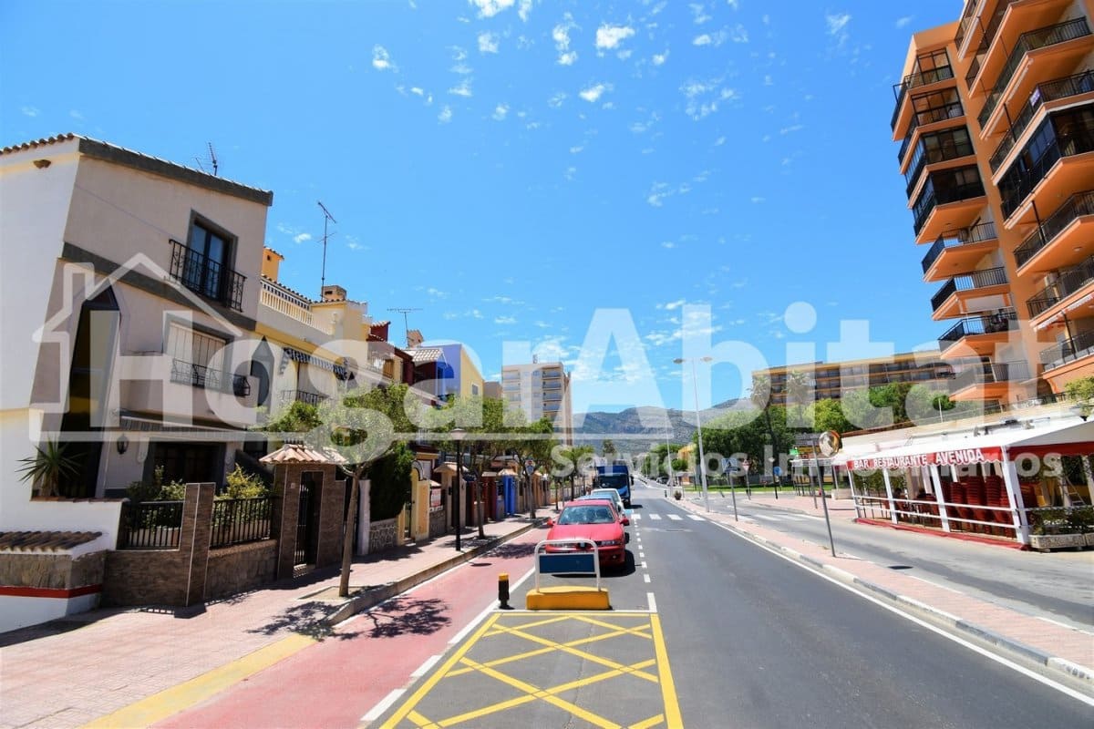 3 slaapkamer Rijtjeshuis te koop in Oropesa  met garage - € 175.000 (Ref: 9732185)