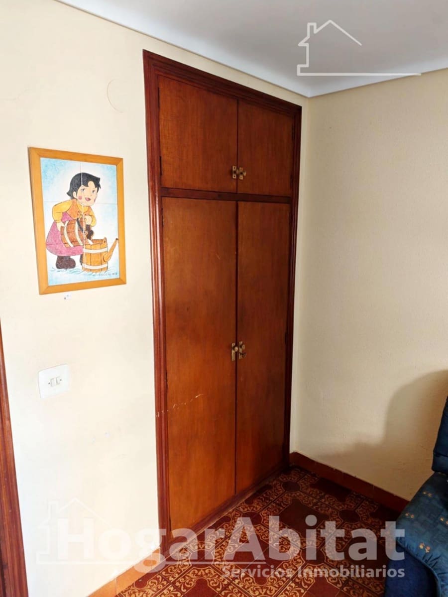 4 bedroom Flat for sale in Castello de la Plana with garage - € 229,500 (Ref: 9732187)