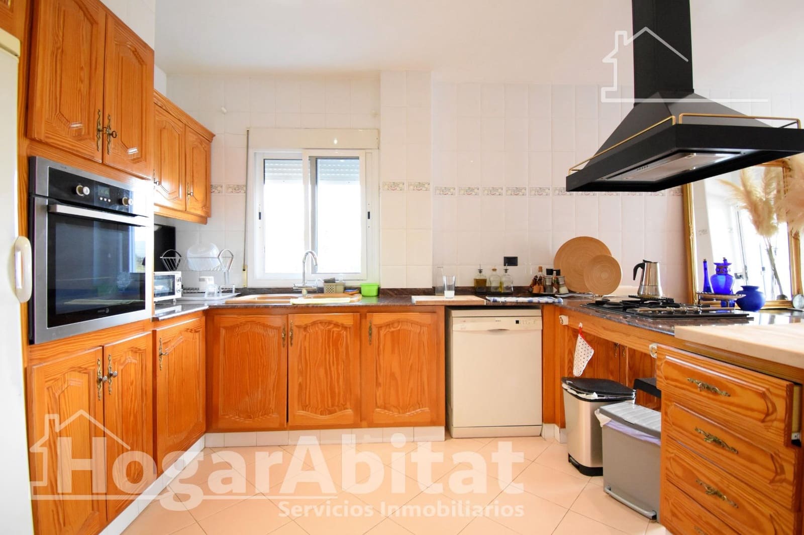 7 bedroom Villa for sale in Oliva with pool garage - € 1,650,000 (Ref: 9732189)