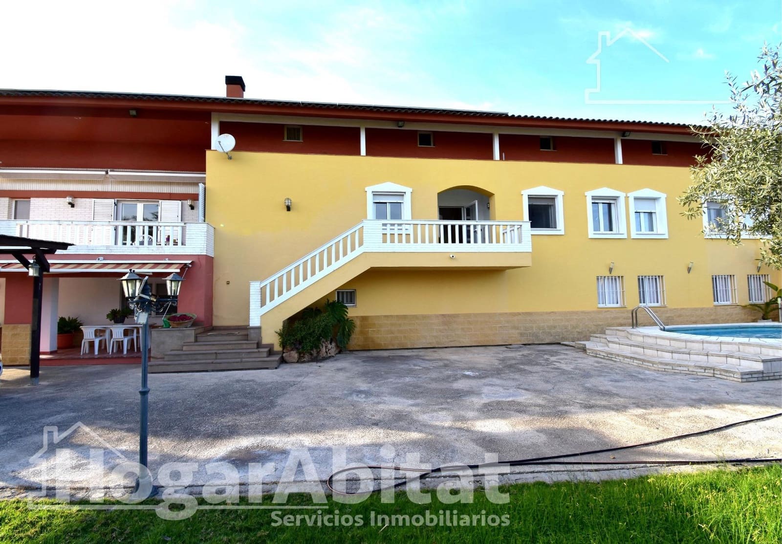 7 bedroom Villa for sale in Oliva with pool garage - € 1,650,000 (Ref: 9732189)