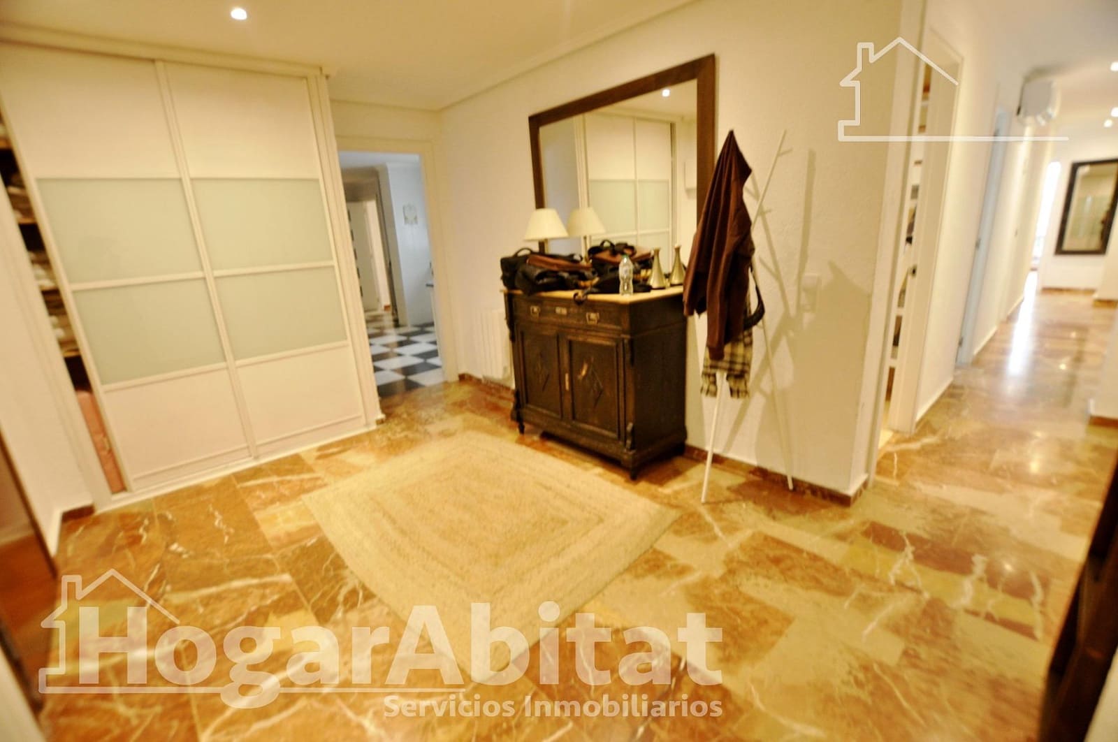 3 bedroom Flat for sale in Valencia city - € 423,000 (Ref: 9735627)