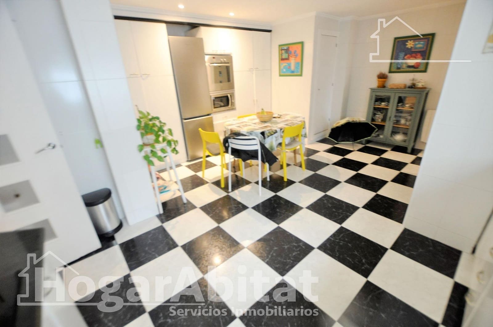 3 bedroom Flat for sale in Valencia city - € 423,000 (Ref: 9735627)