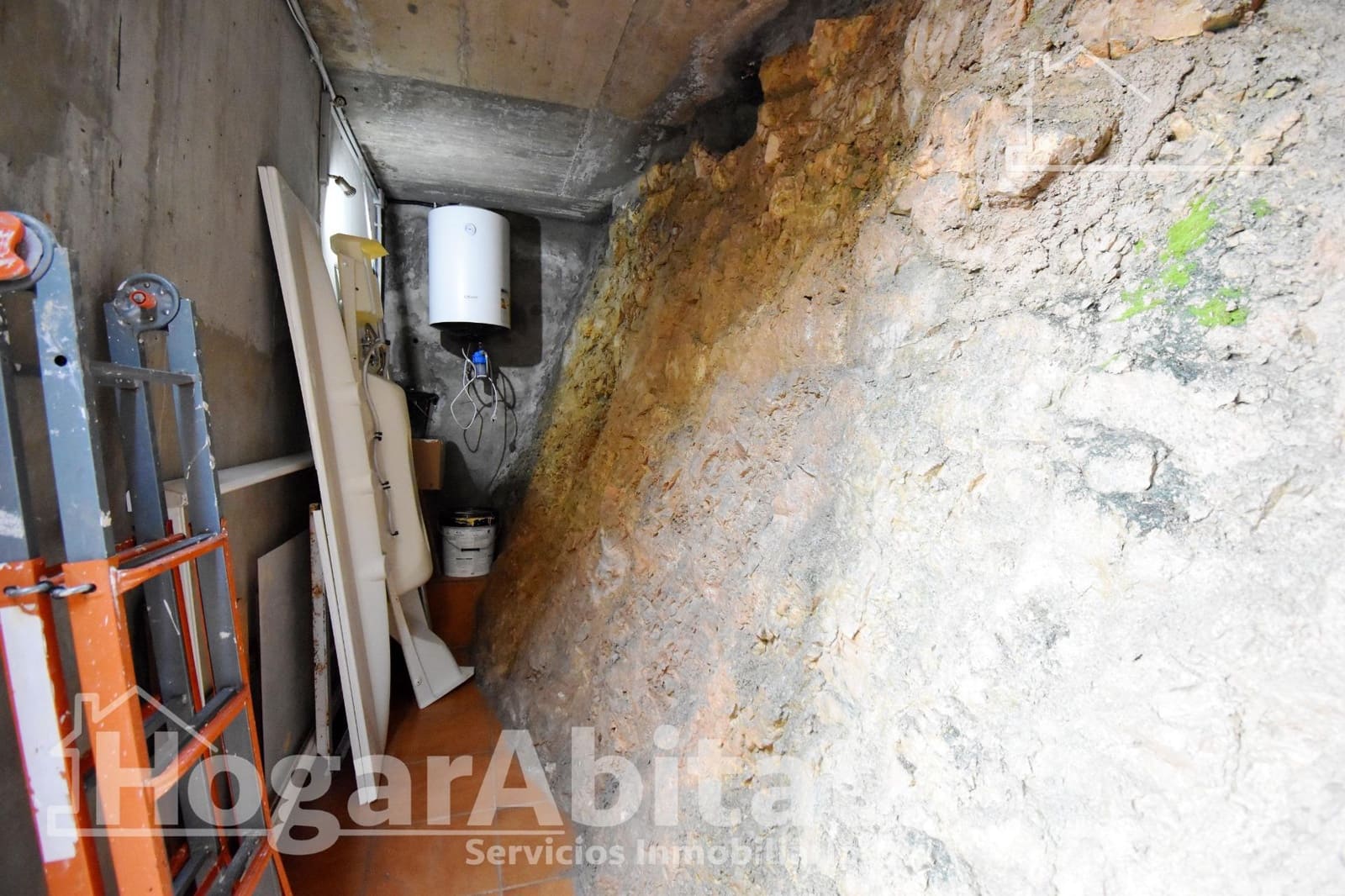 3 bedroom Villa for sale in Almiserat / Almisera with pool garage - € 170,000 (Ref: 9735634)