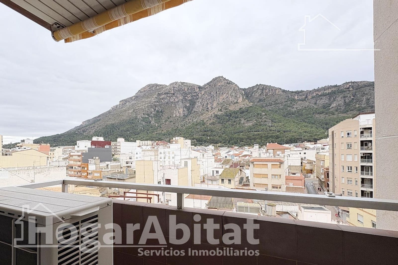 4 bedroom Flat for sale in Tavernes de la Valldigna - € 140,000 (Ref: 9735635)
