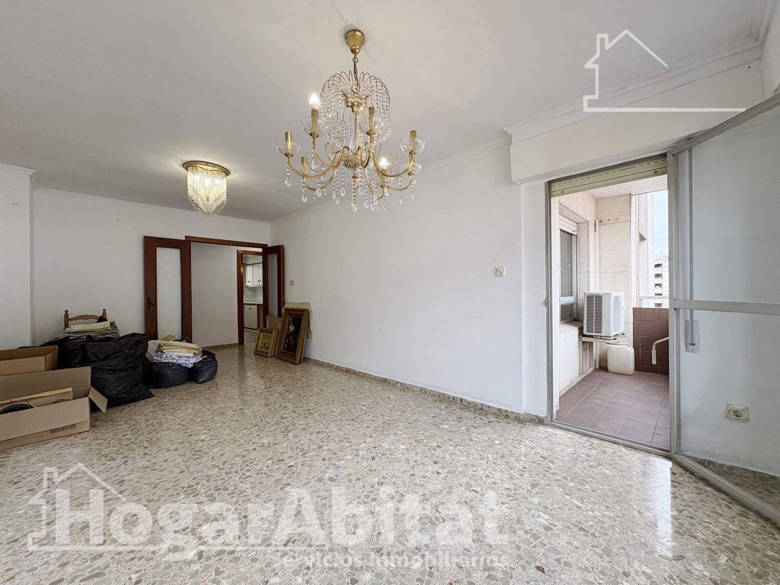 4 bedroom Flat for sale in Tavernes de la Valldigna - € 140,000 (Ref: 9735635)