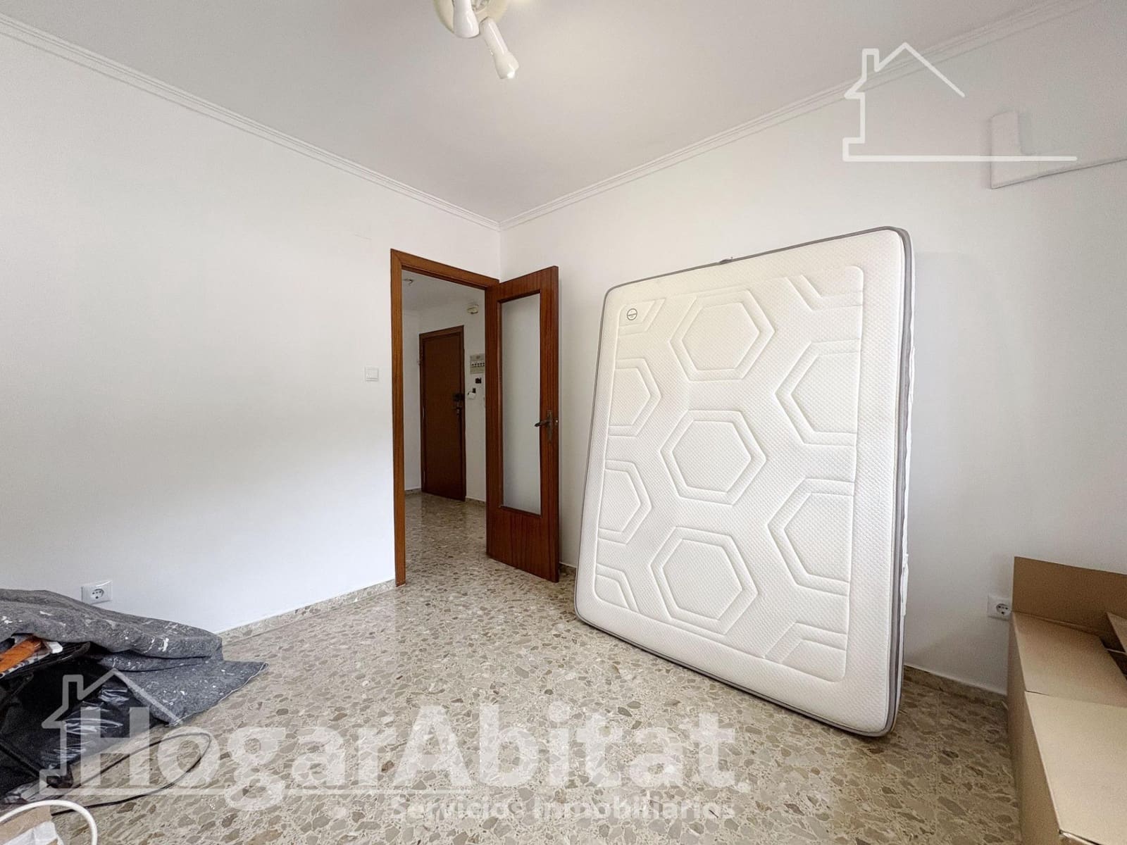 4 bedroom Flat for sale in Tavernes de la Valldigna - € 140,000 (Ref: 9735635)