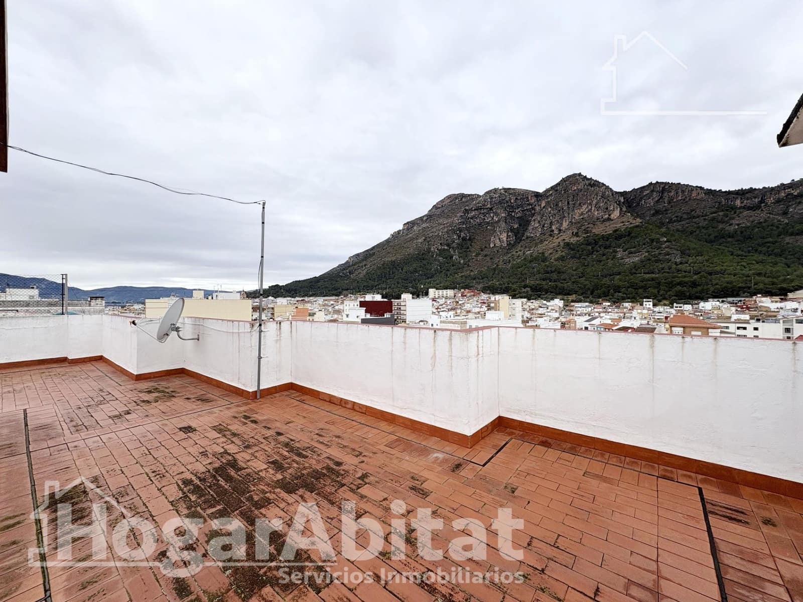 4 bedroom Flat for sale in Tavernes de la Valldigna - € 140,000 (Ref: 9735635)