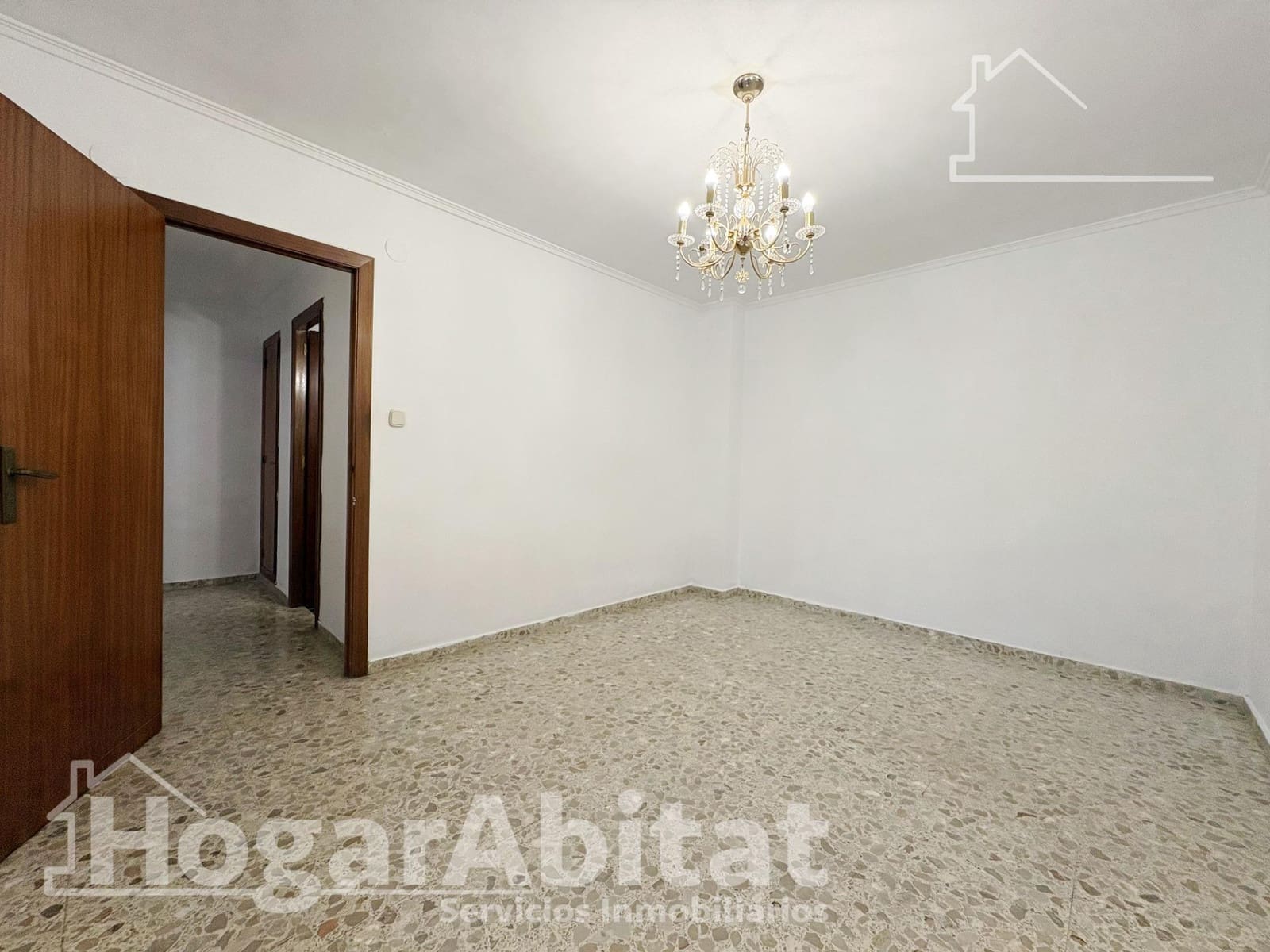 4 bedroom Flat for sale in Tavernes de la Valldigna - € 140,000 (Ref: 9735635)