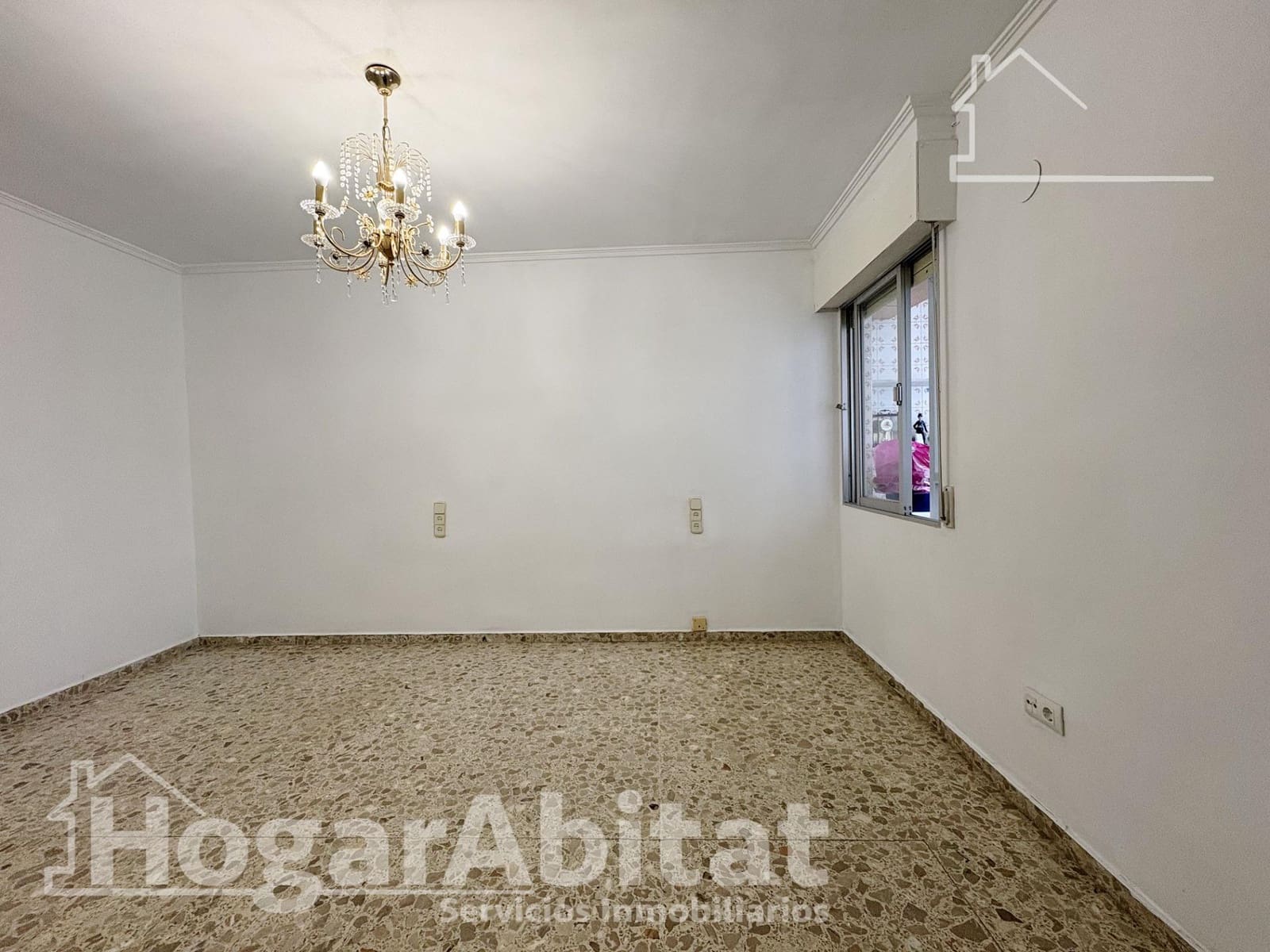 4 bedroom Flat for sale in Tavernes de la Valldigna - € 140,000 (Ref: 9735635)