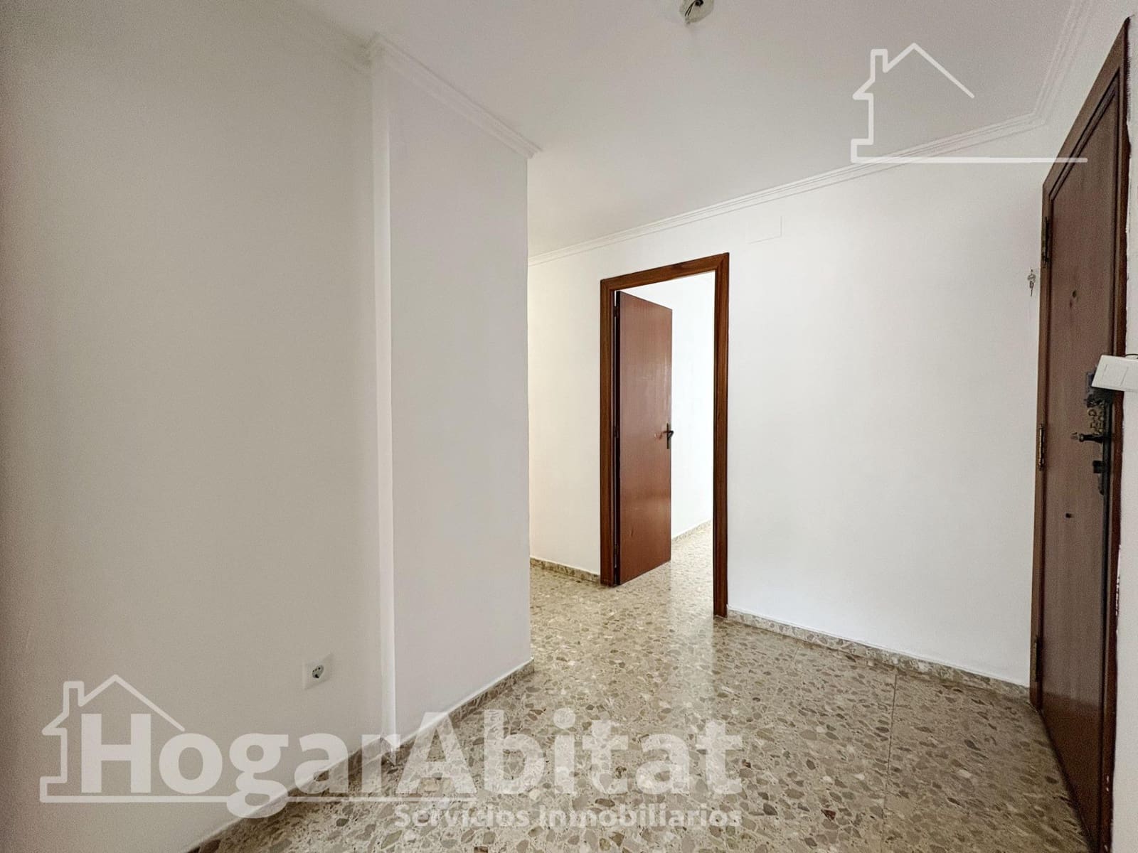 4 bedroom Flat for sale in Tavernes de la Valldigna - € 140,000 (Ref: 9735635)