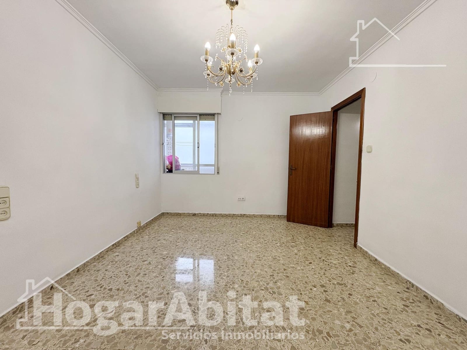 4 bedroom Flat for sale in Tavernes de la Valldigna - € 140,000 (Ref: 9735635)