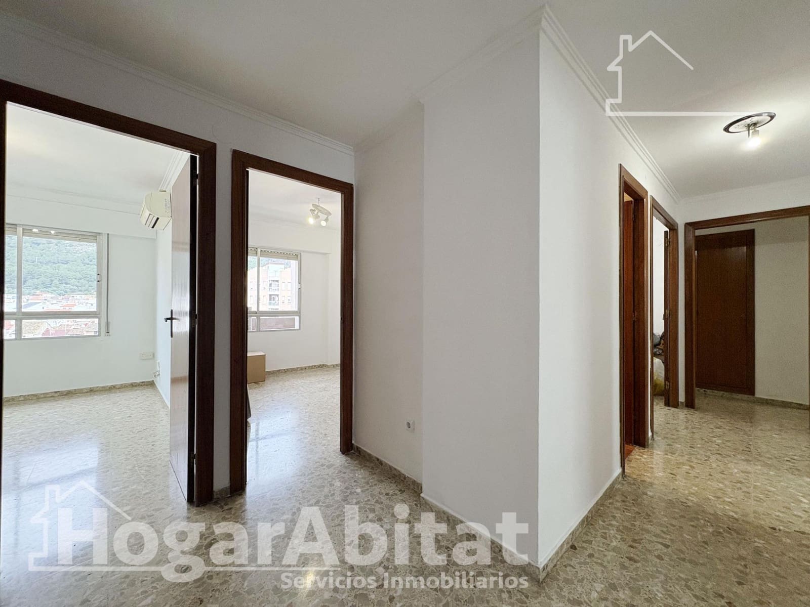 4 bedroom Flat for sale in Tavernes de la Valldigna - € 140,000 (Ref: 9735635)