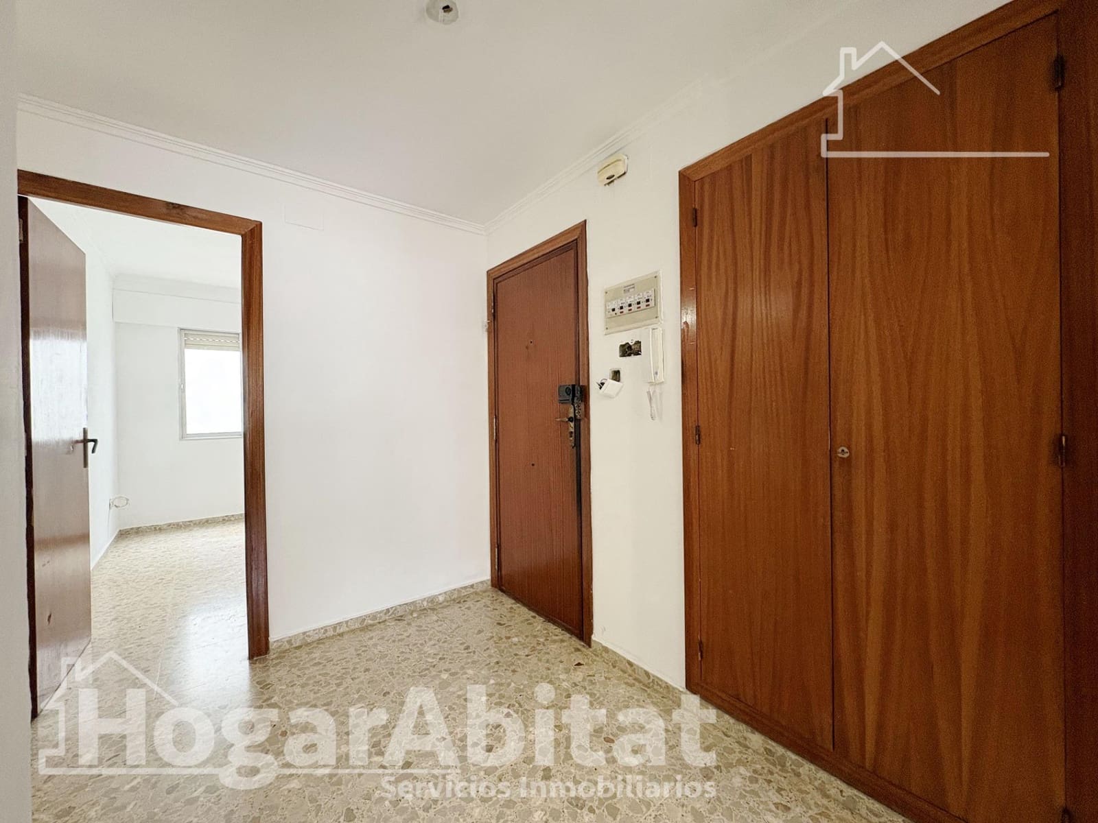 4 bedroom Flat for sale in Tavernes de la Valldigna - € 140,000 (Ref: 9735635)