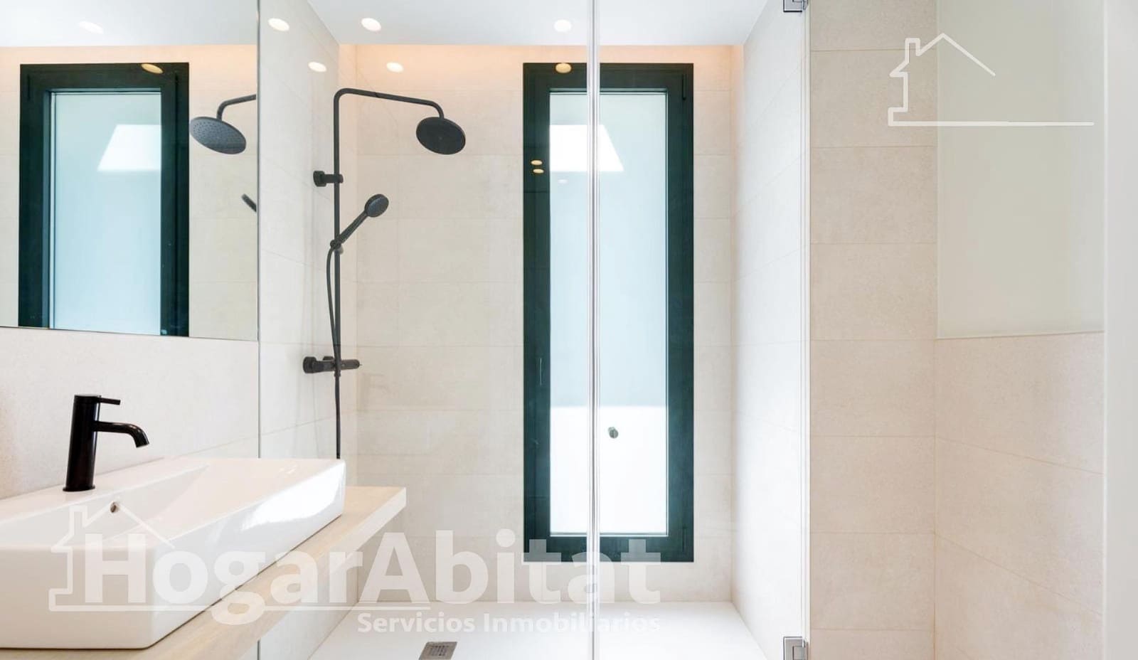 2 soveværelse Villa til salg i Oliva med swimmingpool garage - € 950.000 (Ref: 9735636)