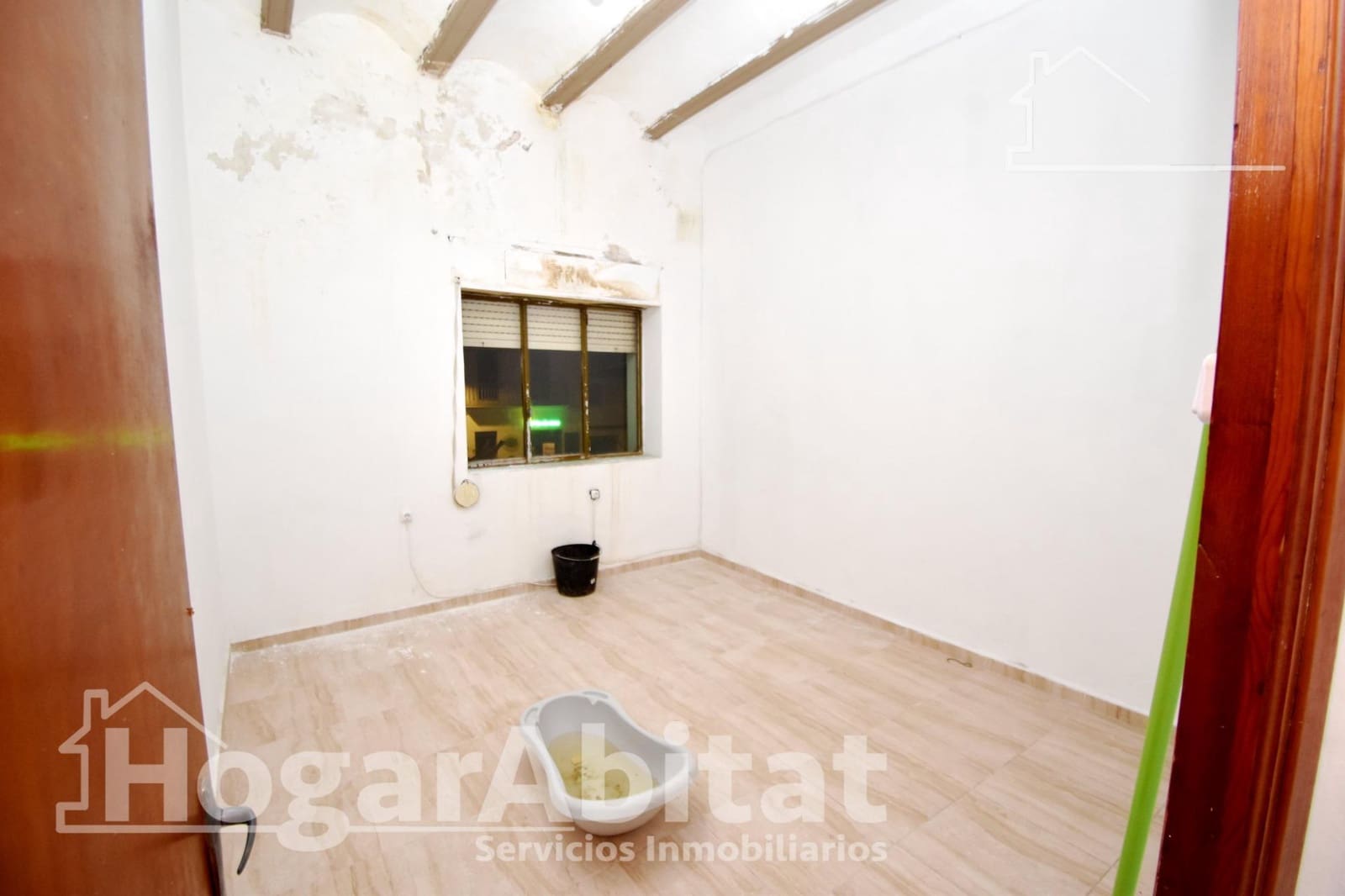 4 bedroom Townhouse for sale in Carcaixent - € 145,000 (Ref: 9735648)