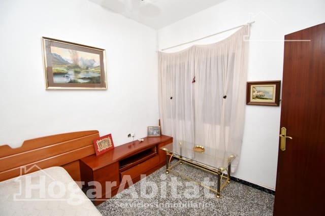 4 bedroom Townhouse for sale in Carcaixent - € 145,000 (Ref: 9735648)