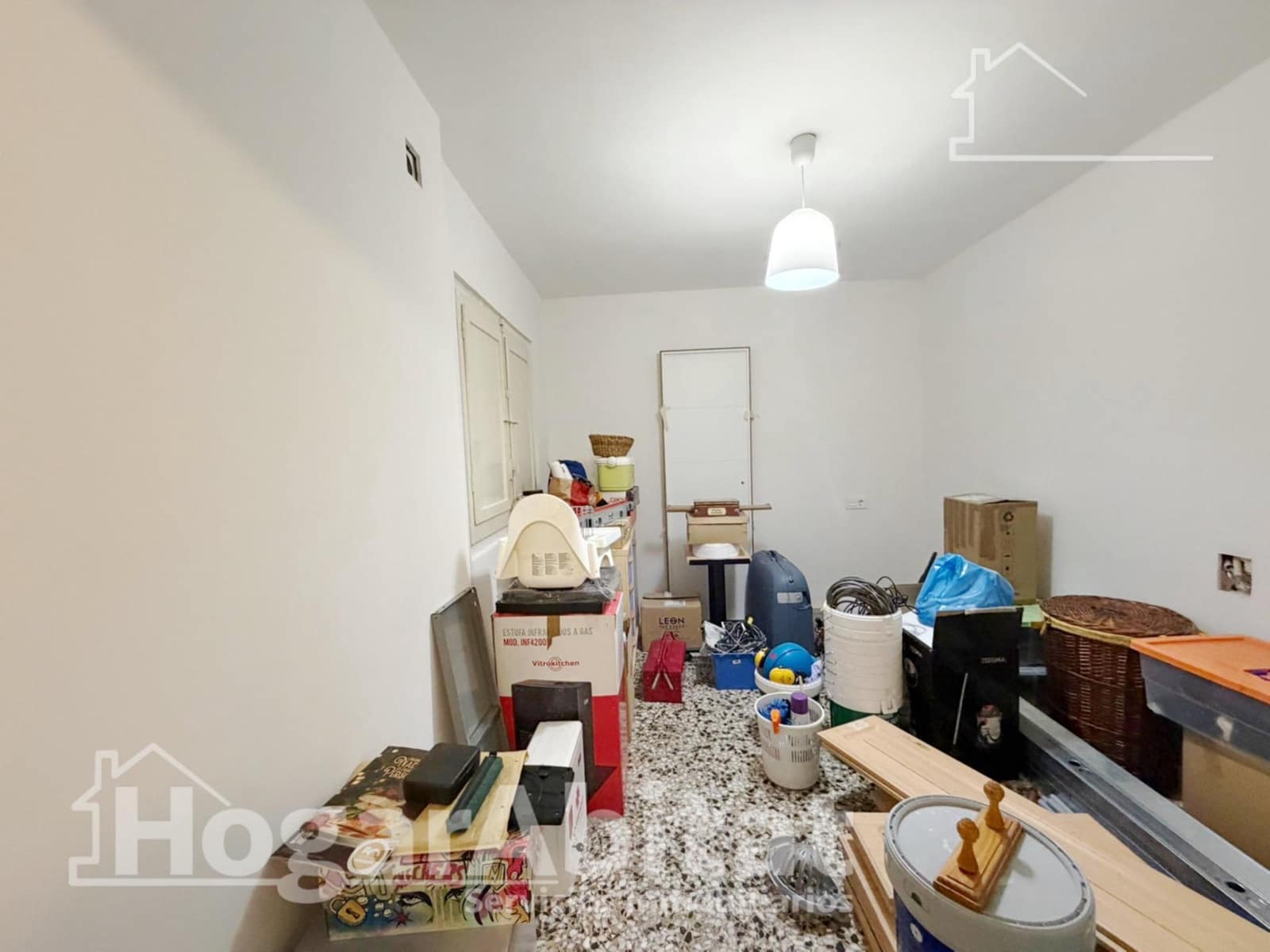 4 bedroom Flat for sale in La Pobla de Vallbona - € 190,000 (Ref: 9738599)