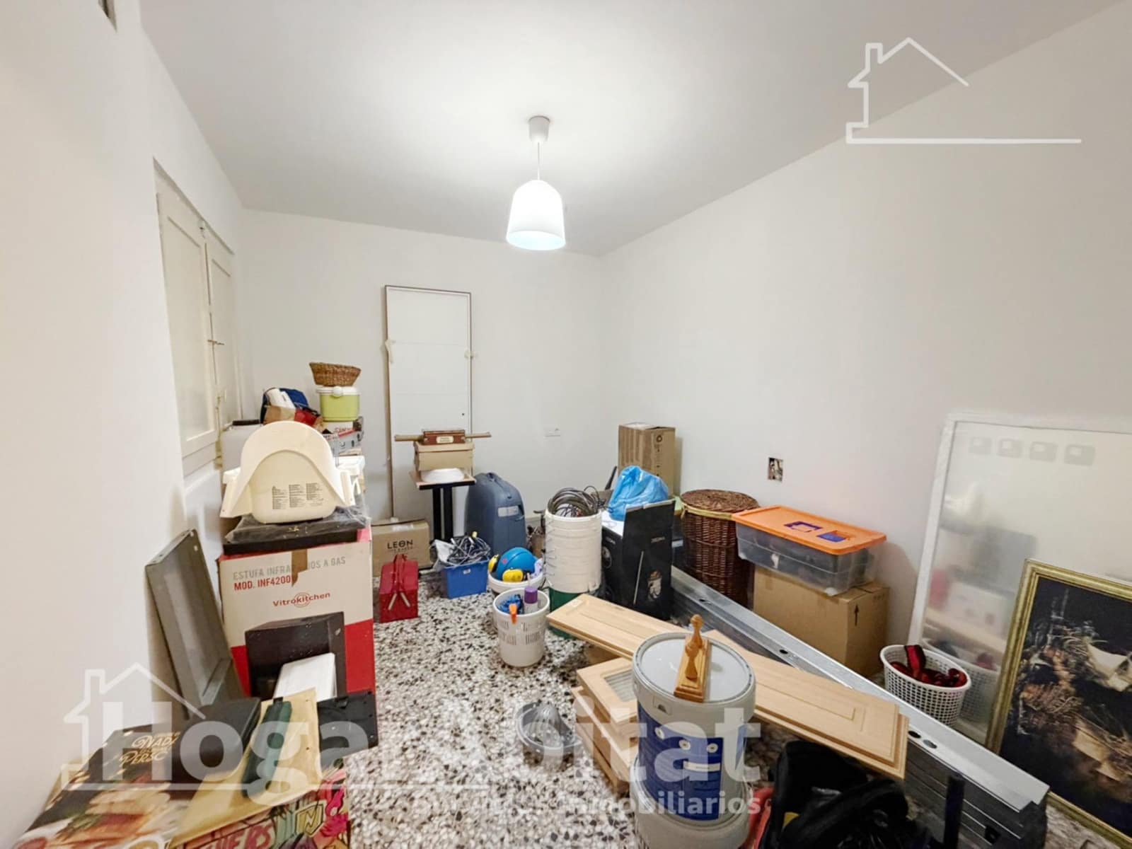 4 bedroom Flat for sale in La Pobla de Vallbona - € 190,000 (Ref: 9738599)