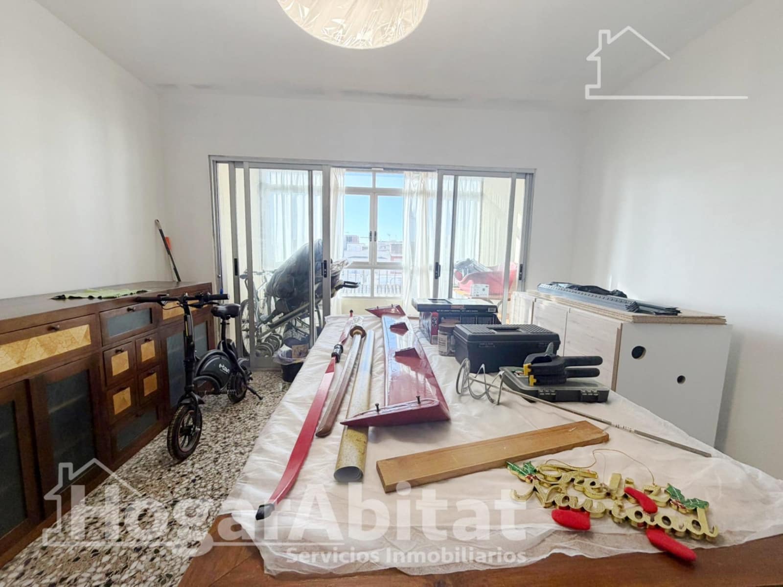 4 bedroom Flat for sale in La Pobla de Vallbona - € 190,000 (Ref: 9738599)