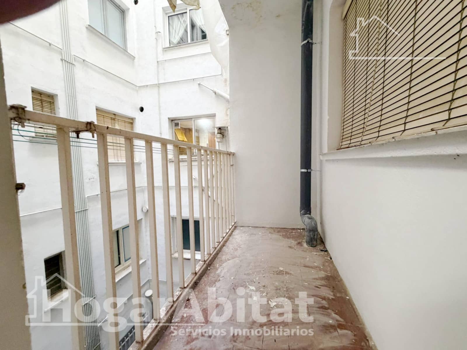 4 bedroom Flat for sale in La Pobla de Vallbona - € 190,000 (Ref: 9738599)