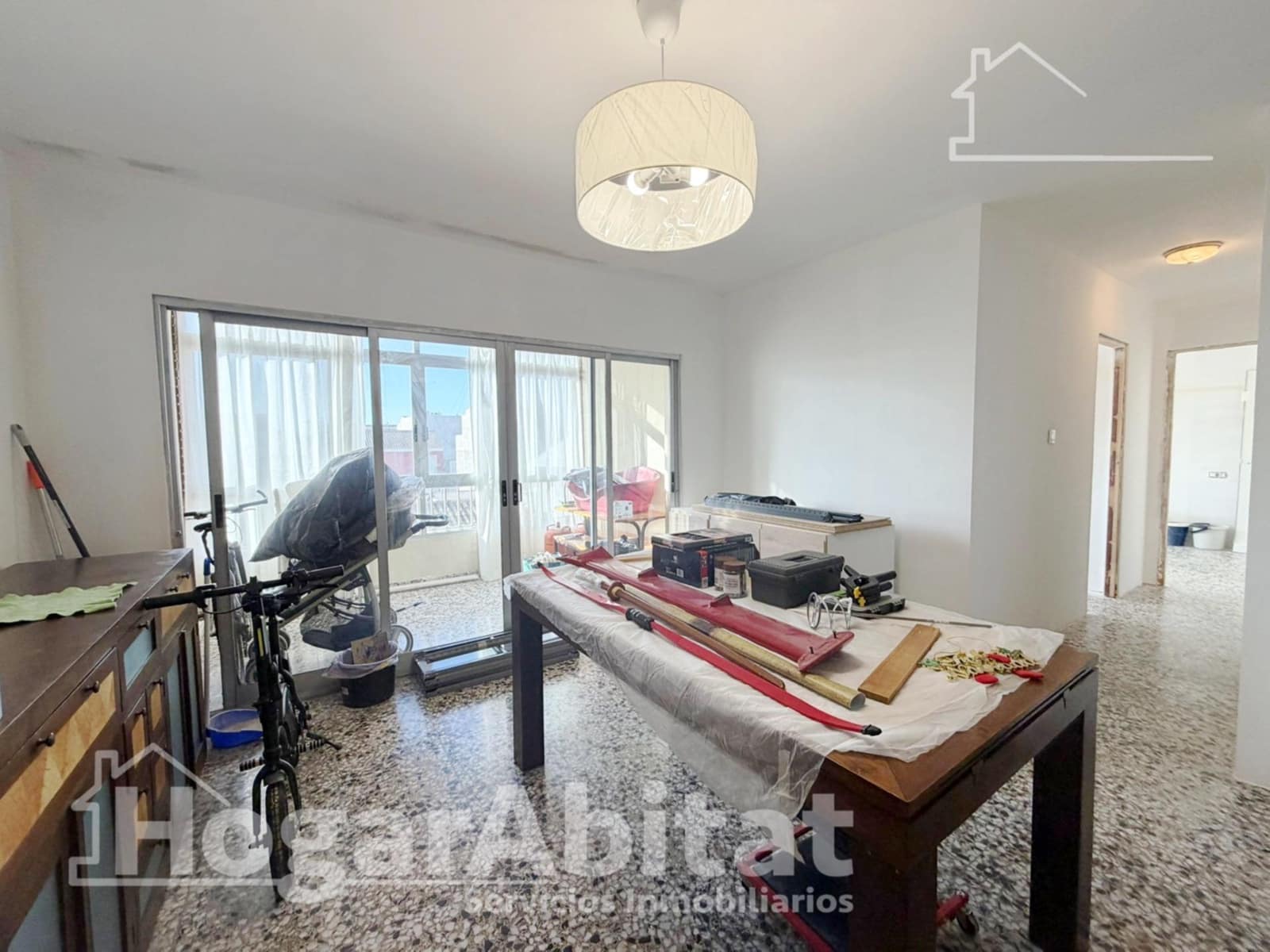 4 bedroom Flat for sale in La Pobla de Vallbona - € 190,000 (Ref: 9738599)