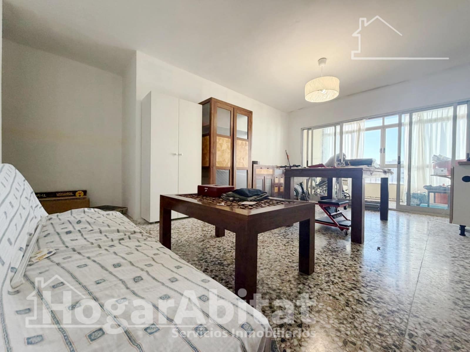 4 bedroom Flat for sale in La Pobla de Vallbona - € 190,000 (Ref: 9738599)